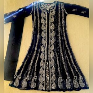 2 piece brand new Indian chikankari kurti NWOT
